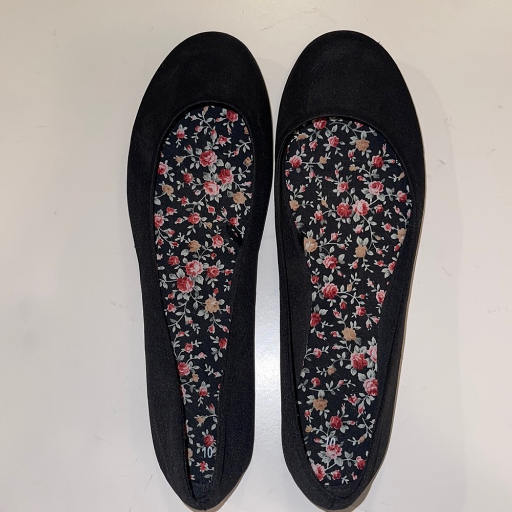 NWOT black flats size 10